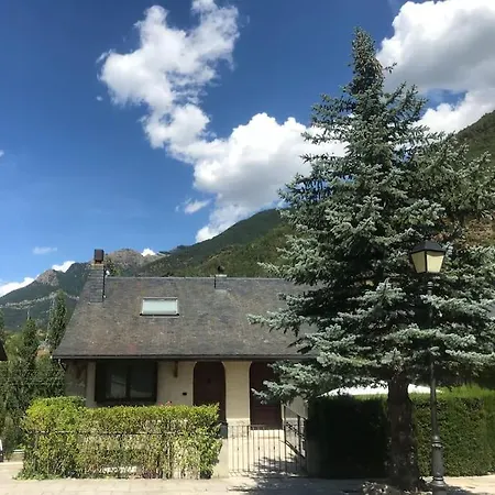 Chalet Casa Rustica Familiar En Pirineos